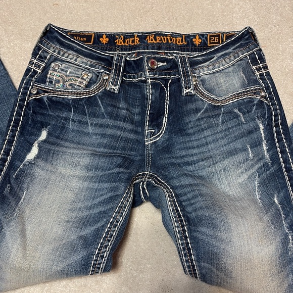 Rock, revival, distressed, mid rise, ankle, skinny jeans - Picture 2 of 8